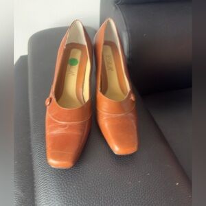 Jessica Brown Leather Square-Toe Pumps